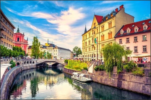 Å kofjaloka: Discovering the Charming Town in Slovenia