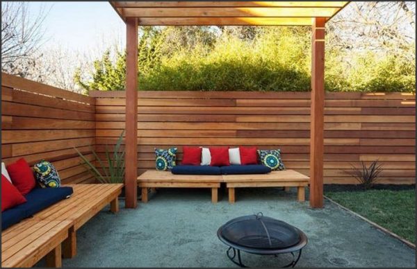 Private Paradises: Exploring Privacy Fence Designs for Outdoor Retreats