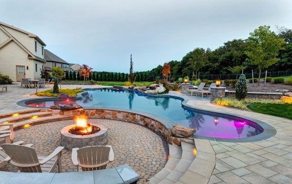 Outdoor Fire Features to Warm Up Your Evenings